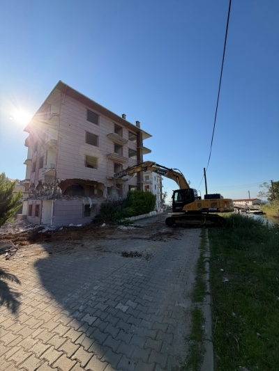 Öztürk Apartmanı - Yıkım İşlemleri
