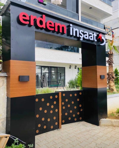 Erdem İnşaat Sahil Evleri B Blok Bina ve Çevre Düzeni